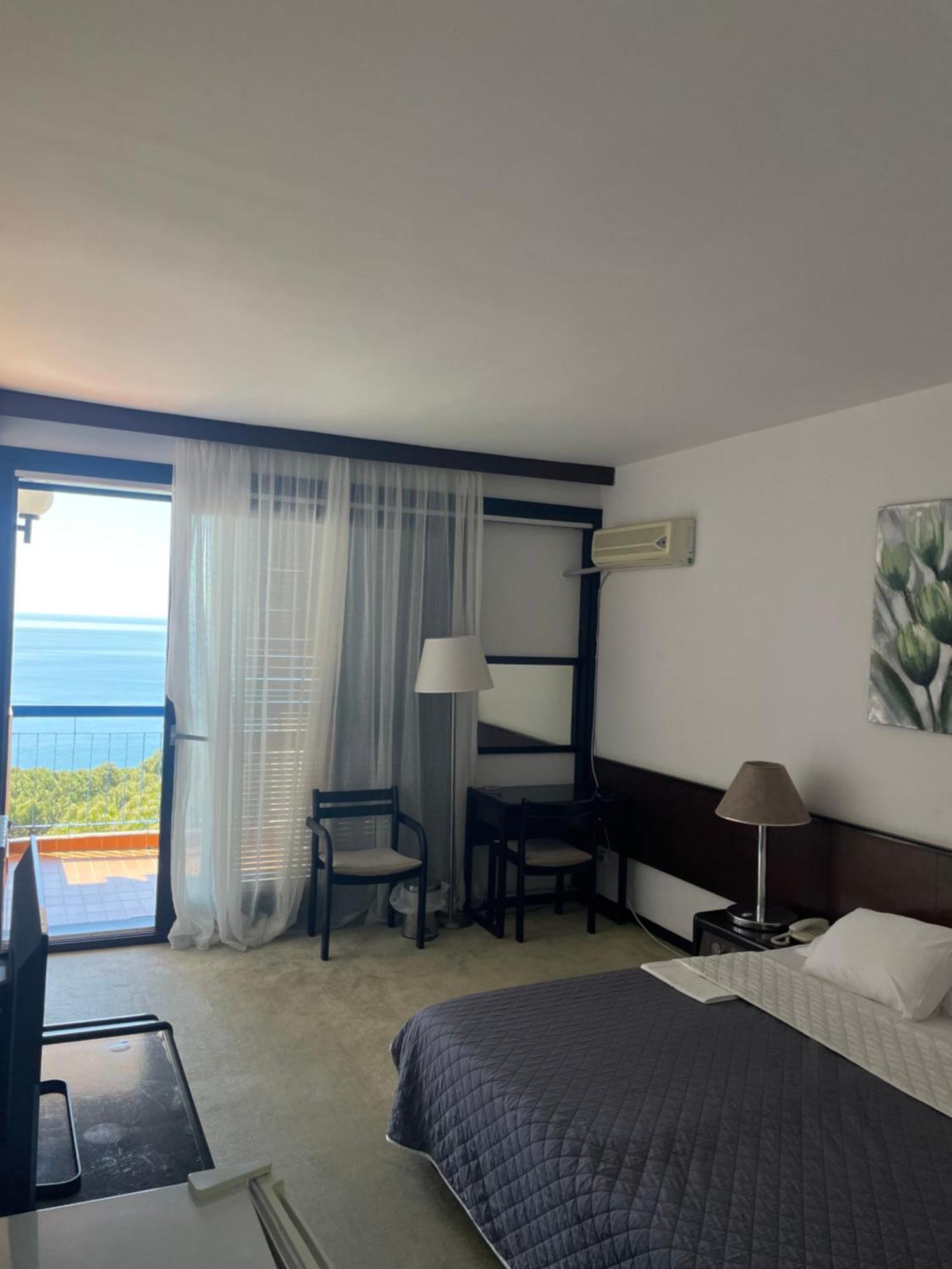 Corpus B - Hotel Albatros Ulcinj Extérieur photo